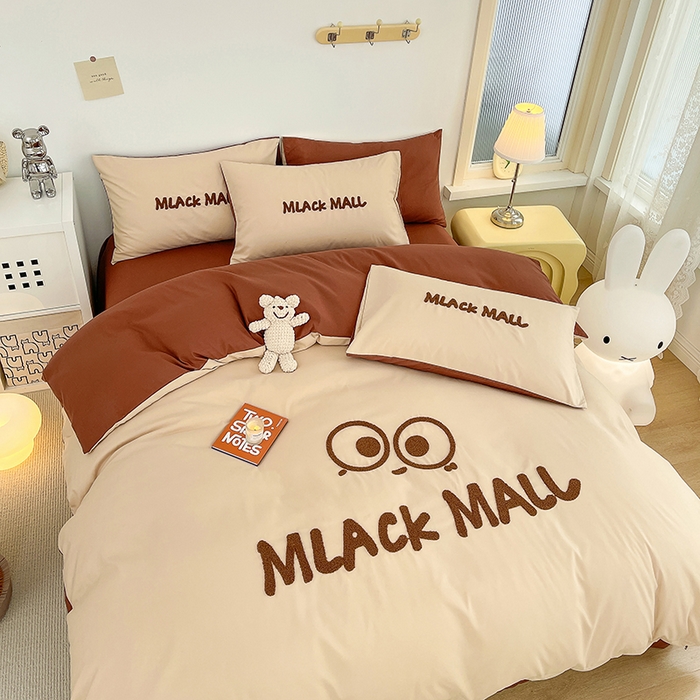 91家纺网 家纺一手货源 找家纺 曼谷 新款毛巾绣四件套ins煤球图案柔软磨毛水洗棉套件 煤球-奶咖