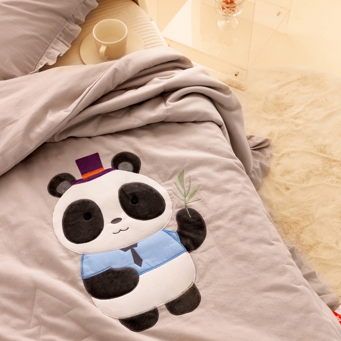 91家纺网 家纺一手货源 找家纺 喜多兔 2023新款小轻柔纱布纯棉双层纱空调被 灰色萌熊猫