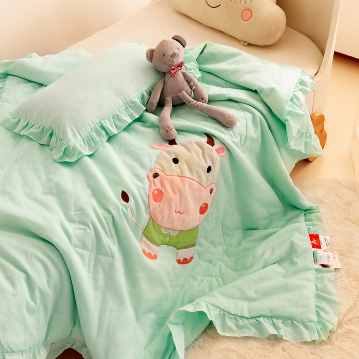91家纺网 家纺一手货源 找家纺 喜多兔 2023新款小轻柔纱布纯棉双层纱空调被 绿色萌小牛