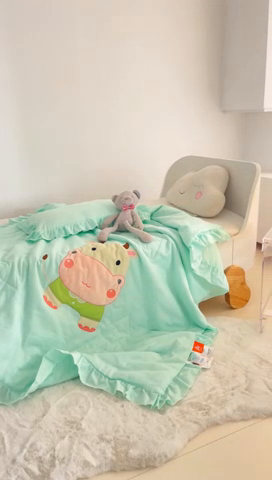 91家纺网 家纺一手货源 找家纺 喜多兔 2023新款小轻柔纱布纯棉双层纱空调被 绿色萌小牛