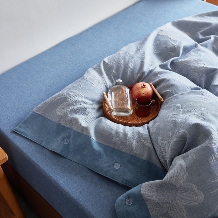 91家纺网 家纺一手货源 找家纺 安莱生活2023新品双层纱大提花高奢工艺款四件套馥香系列 馥香--蓝色