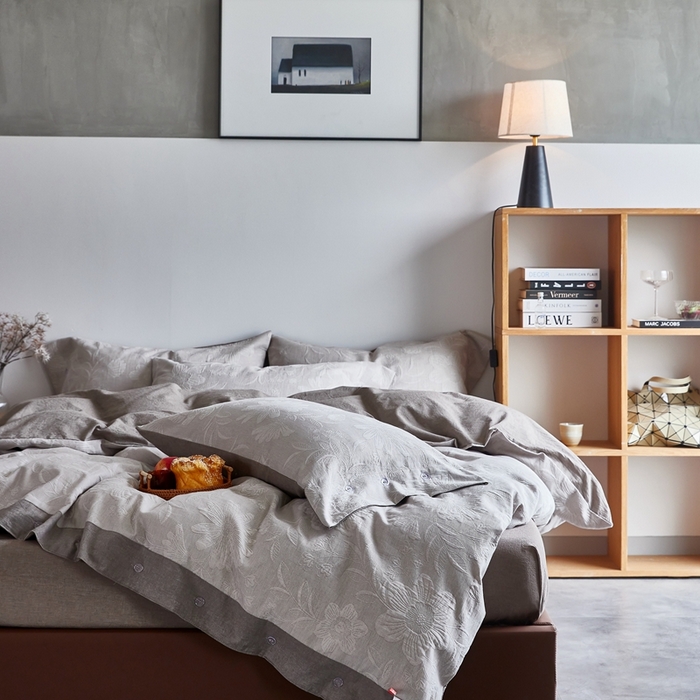 91家纺网 家纺一手货源 找家纺 安莱生活2023新品双层纱大提花高奢工艺款四件套馥香系列 馥香--浅灰