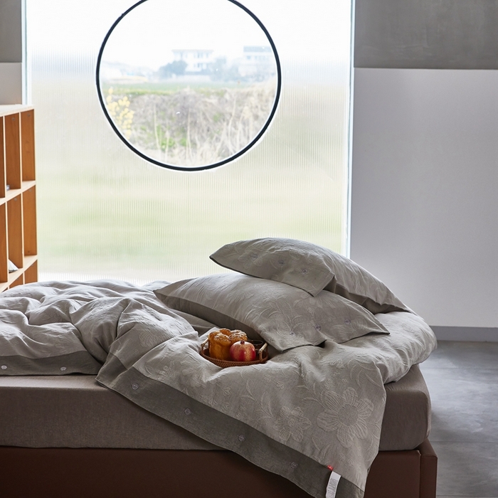 91家纺网 家纺一手货源 找家纺 安莱生活2023新品双层纱大提花高奢工艺款四件套馥香系列 馥香--浅灰