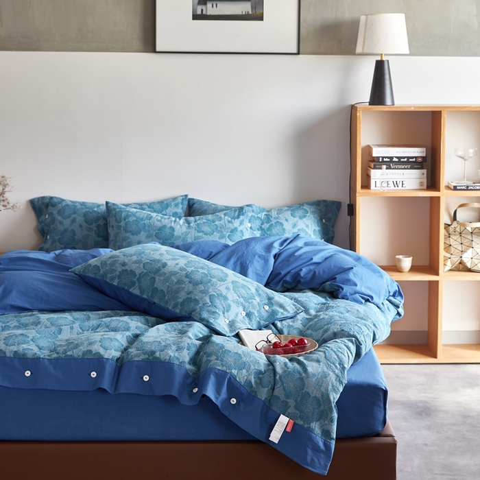 91家纺网 家纺一手货源 找家纺 安莱生活 2023新款双层纱大提花高奢工艺款四件套-虞美人 虞美人--克莱因蓝