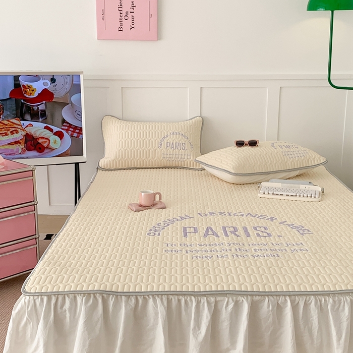 91家纺网 家纺一手货源 找家纺 昔可家纺 2023新款四色字母乳胶凉席 奶油底字母