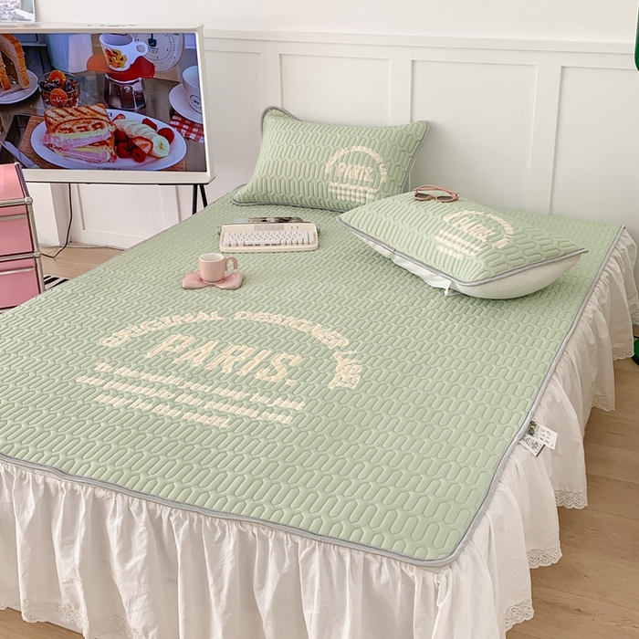 91家纺网 家纺一手货源 找家纺 昔可家纺 2023新款四色字母乳胶凉席 绿底字母