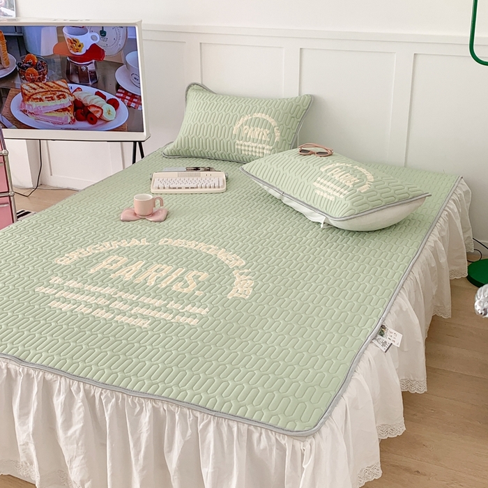 91家纺网 家纺一手货源 找家纺 昔可家纺 2023新款四色字母乳胶凉席 绿底字母