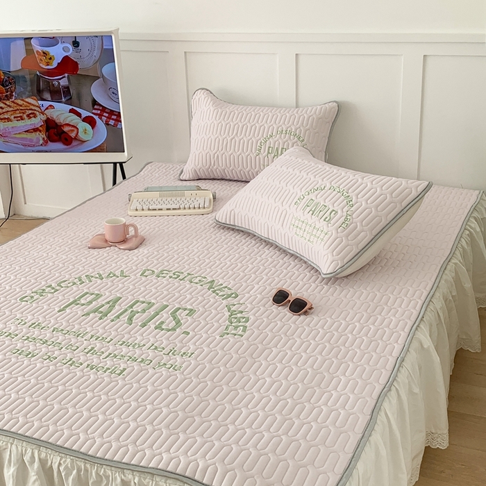 91家纺网 家纺一手货源 找家纺 昔可家纺 2023新款四色字母乳胶凉席 紫底字母