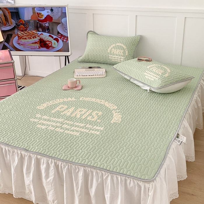 91家纺网 家纺一手货源 找家纺 昔可家纺 2023新款四色字母乳胶凉席 绿底字母