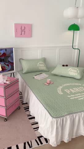 91家纺网 家纺一手货源 找家纺 昔可家纺 2023新款四色字母乳胶凉席 绿底字母