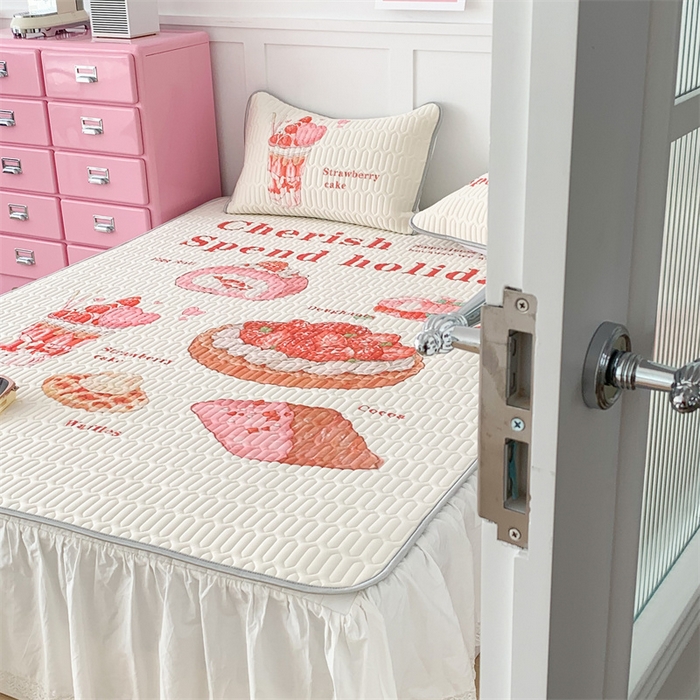 91家纺网 家纺一手货源 找家纺 昔可家纺 2023新款ins创意风乳胶凉席 草莓派