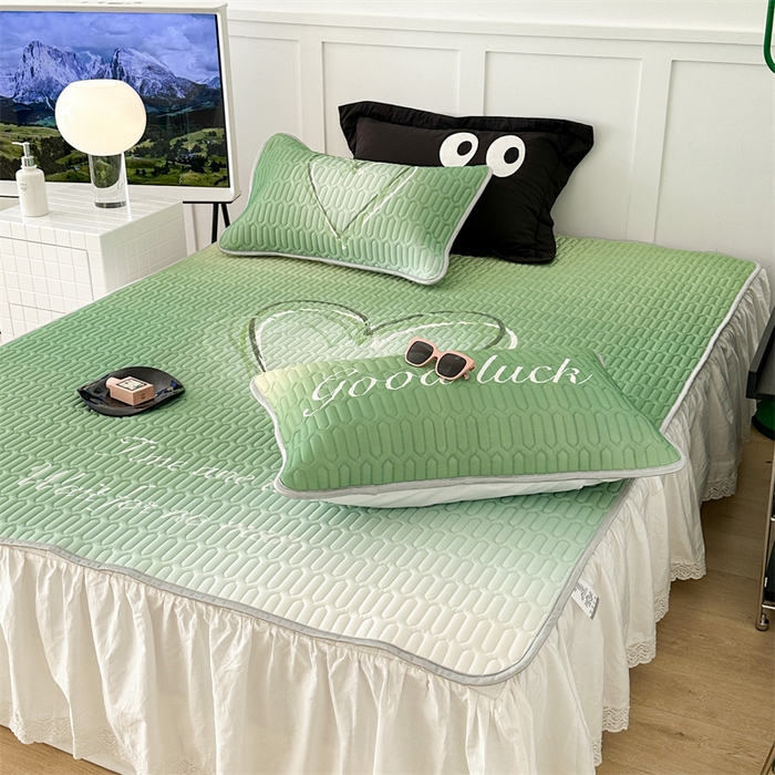 91家纺网 家纺一手货源 找家纺 昔可家纺 2023新款ins简约风乳胶凉席 晕染爱心