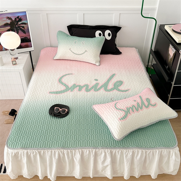 91家纺网 家纺一手货源 找家纺 昔可家纺 2023新款ins简约风乳胶凉席 晕染粉绿笑脸