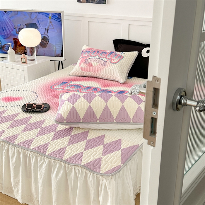 91家纺网 家纺一手货源 找家纺 昔可家纺 2023新款ins简约风乳胶凉席 紫菱格爱心