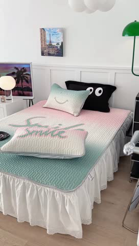 91家纺网 家纺一手货源 找家纺 昔可家纺 2023新款ins简约风乳胶凉席 晕染粉绿笑脸