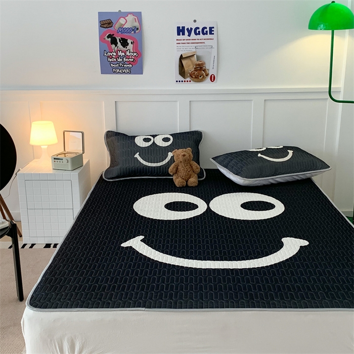 91家纺网 家纺一手货源 找家纺 昔可家纺 2023新款大版卡通乳胶凉席第二批 黑色笑脸