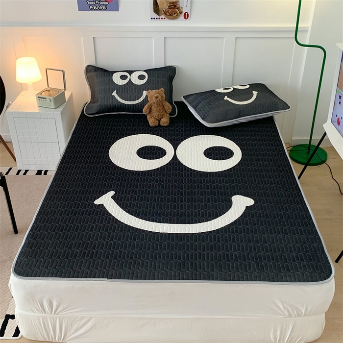 91家纺网 家纺一手货源 找家纺 昔可家纺 2023新款大版卡通乳胶凉席第二批 黑色笑脸