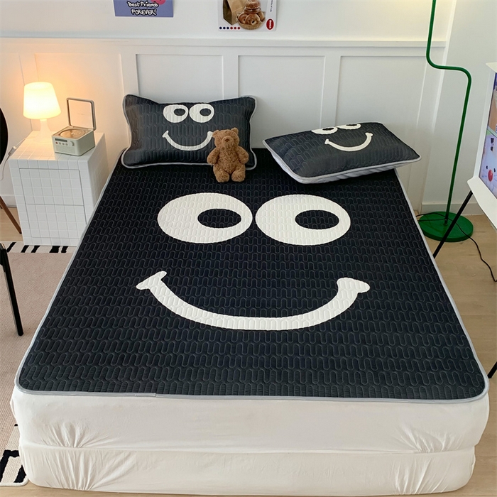 91家纺网 家纺一手货源 找家纺 昔可家纺 2023新款大版卡通乳胶凉席第二批 黑色笑脸