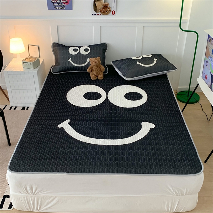 91家纺网 家纺一手货源 找家纺 昔可家纺 2023新款大版卡通乳胶凉席第二批 黑色笑脸