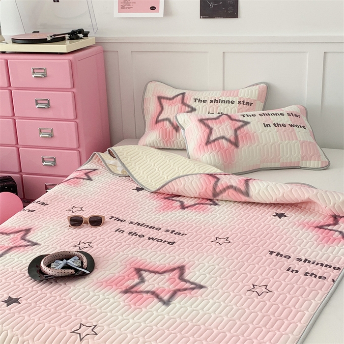 91家纺网 家纺一手货源 找家纺 昔可家纺 2023新款甜酷黑粉系列乳胶凉席 甜酷粉星