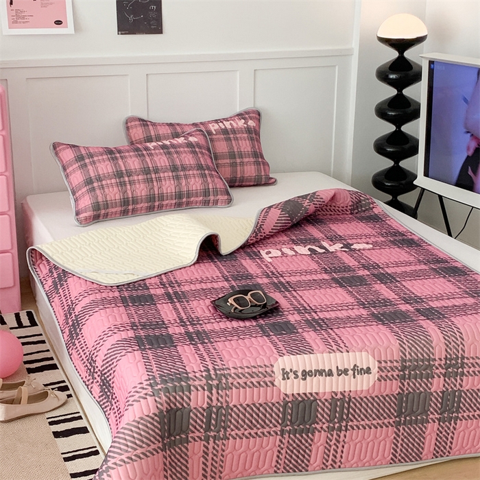 91家纺网 家纺一手货源 找家纺 昔可家纺 2023新款甜酷黑粉系列乳胶凉席 甜酷黑粉学院格