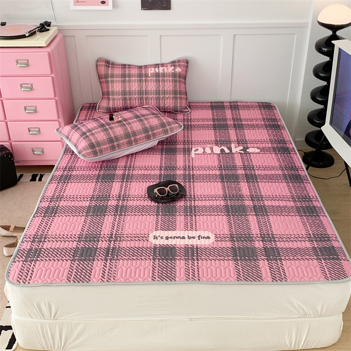 91家纺网 家纺一手货源 找家纺 昔可家纺 2023新款甜酷黑粉系列乳胶凉席 甜酷黑粉学院格