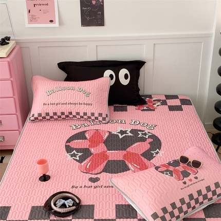 91家纺网 家纺一手货源 找家纺 昔可家纺 2023新款甜酷黑粉系列乳胶凉席 气球狗狗