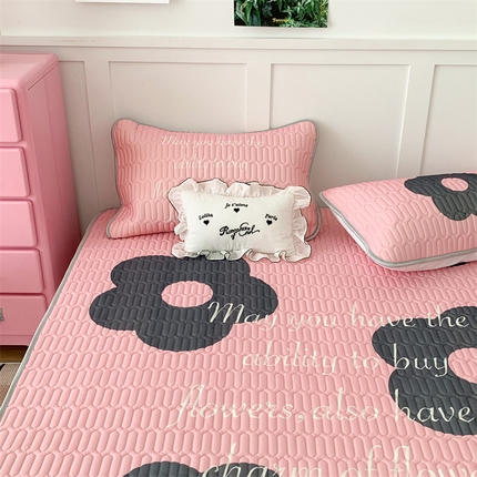 91家纺网 家纺一手货源 找家纺 昔可家纺 2023新款甜酷黑粉系列乳胶凉席 甜酷黑粉花花