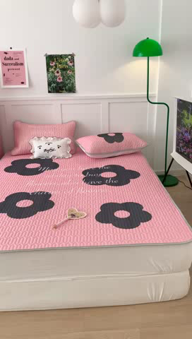 91家纺网 家纺一手货源 找家纺 昔可家纺 2023新款甜酷黑粉系列乳胶凉席 甜酷黑粉花花