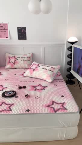 91家纺网 家纺一手货源 找家纺 昔可家纺 2023新款甜酷黑粉系列乳胶凉席 甜酷粉星