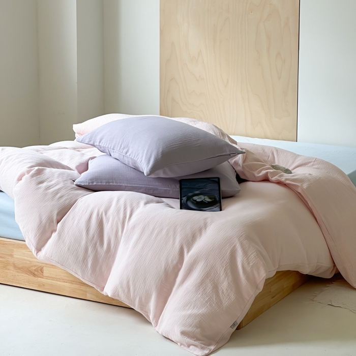 91家纺网 家纺一手货源 找家纺 玛奇朵 2023新品ins混搭风双层皱皱纱四件套 桃之夭夭