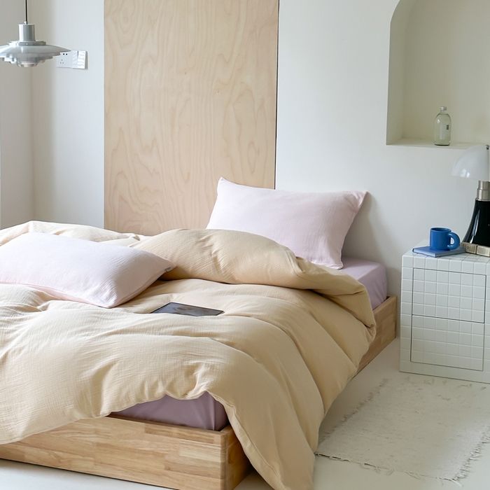 91家纺网 家纺一手货源 找家纺 玛奇朵 2023新品ins混搭风双层皱皱纱四件套 香草丝绒