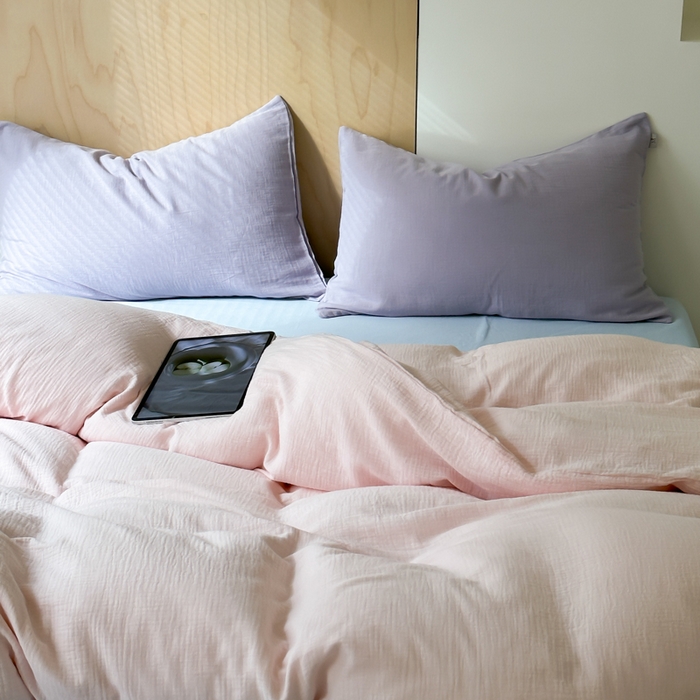 91家纺网 家纺一手货源 找家纺 玛奇朵 2023新品ins混搭风双层皱皱纱四件套 桃之夭夭