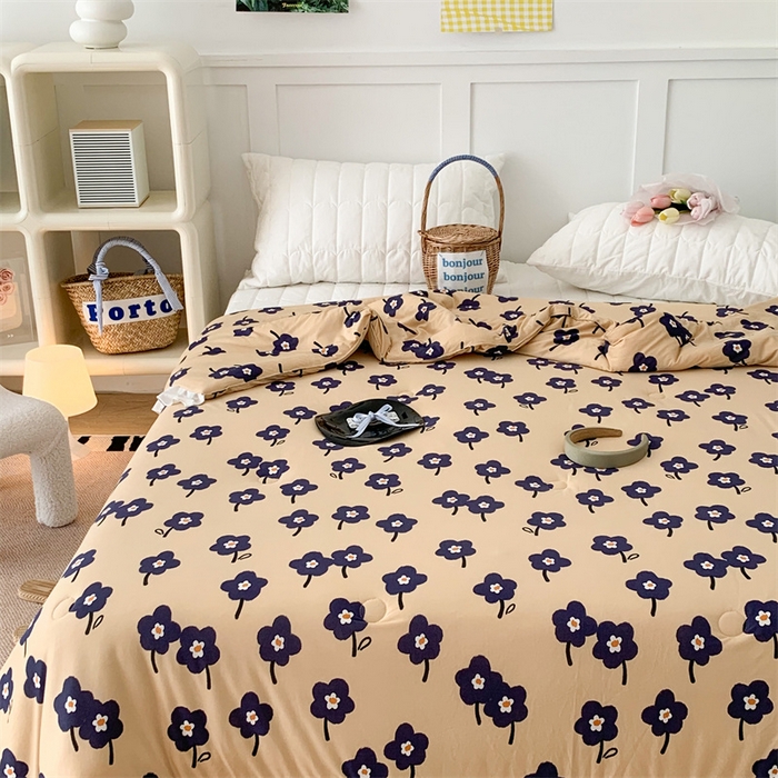 91家纺网 家纺一手货源 找家纺 昔可家纺 2023新款花边款云柔针织大豆夏被 山野莫奈