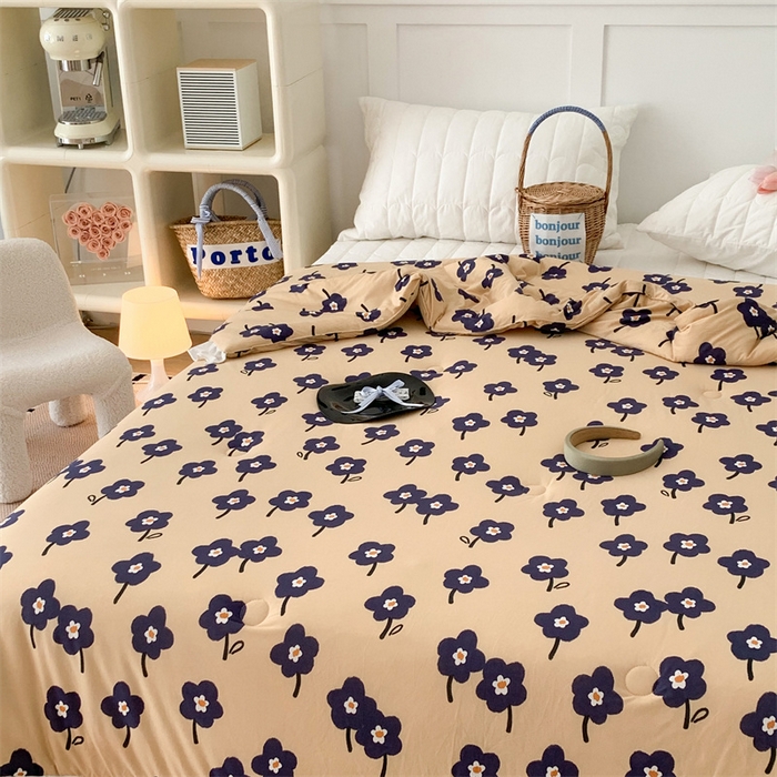 91家纺网 家纺一手货源 找家纺 昔可家纺 2023新款花边款云柔针织大豆夏被 山野莫奈