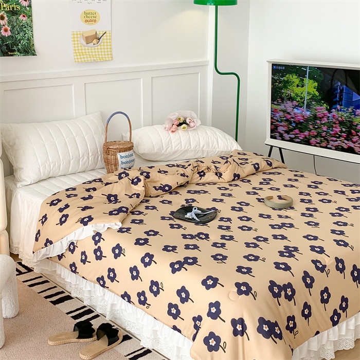 91家纺网 家纺一手货源 找家纺 昔可家纺 2023新款花边款云柔针织大豆夏被 山野莫奈