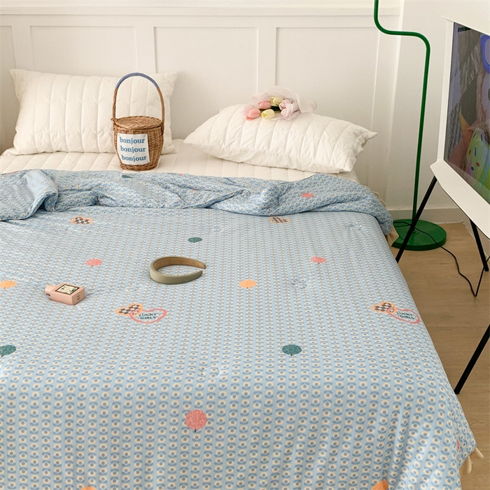 91家纺网 家纺一手货源 找家纺 昔可家纺 2023新款花边款云柔针织大豆夏被 心动小花