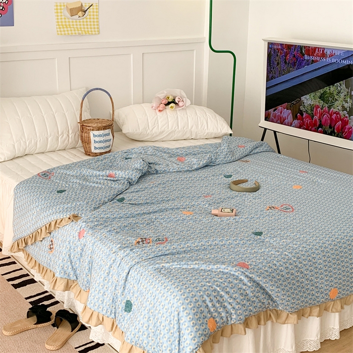 91家纺网 家纺一手货源 找家纺 昔可家纺 2023新款花边款云柔针织大豆夏被 心动小花