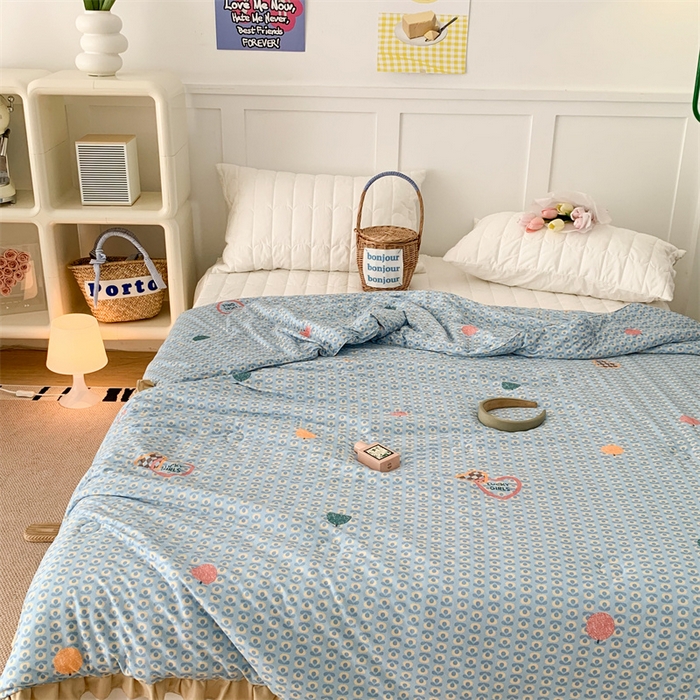 91家纺网 家纺一手货源 找家纺 昔可家纺 2023新款花边款云柔针织大豆夏被 心动小花