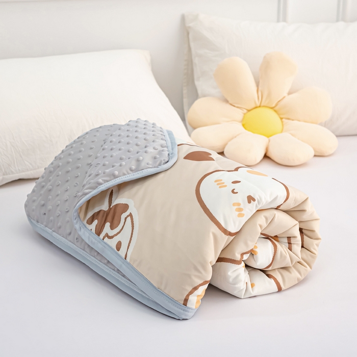 91家纺网 家纺一手货源 找家纺 云家 2023新款豆豆被空调被薄被子夏凉被夏季单人学生宿舍夏被可机洗 凉感丝笑呆熊