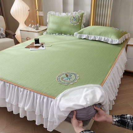 91家纺网 家纺一手货源 找家纺 （总）家之硕2024新款A类华夫格床笠花边床裙款软凉席三件套