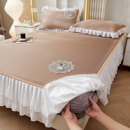 91家纺网 家纺一手货源 找家纺 （总）家之硕2024新款A类华夫格床笠花边床裙款软凉席三件套