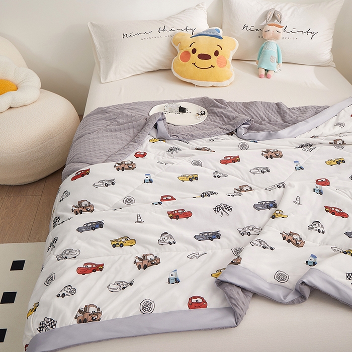 91家纺网 家纺一手货源 找家纺 一米阳光 2023新款凉感丝豆豆款包边夏被 疯狂赛车