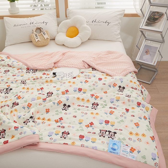 91家纺网 家纺一手货源 找家纺 一米阳光 2023新款凉感丝豆豆款包边夏被 花丛米妮