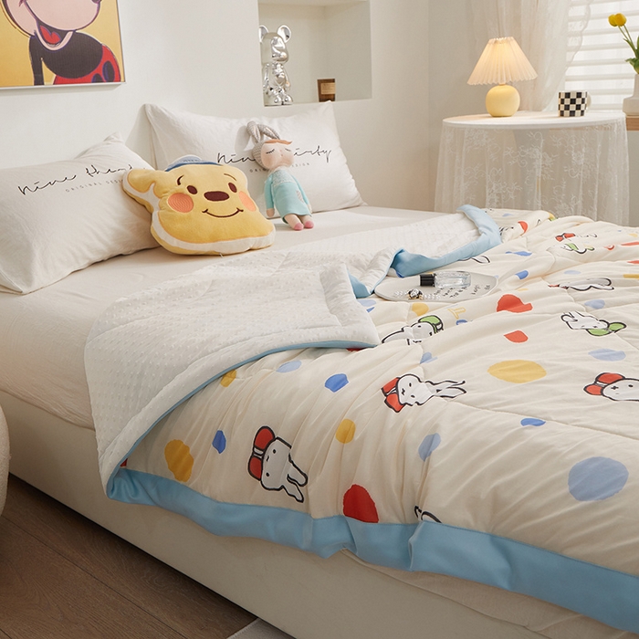 91家纺网 家纺一手货源 找家纺 一米阳光 2023新款凉感丝豆豆款包边夏被 米菲兔米