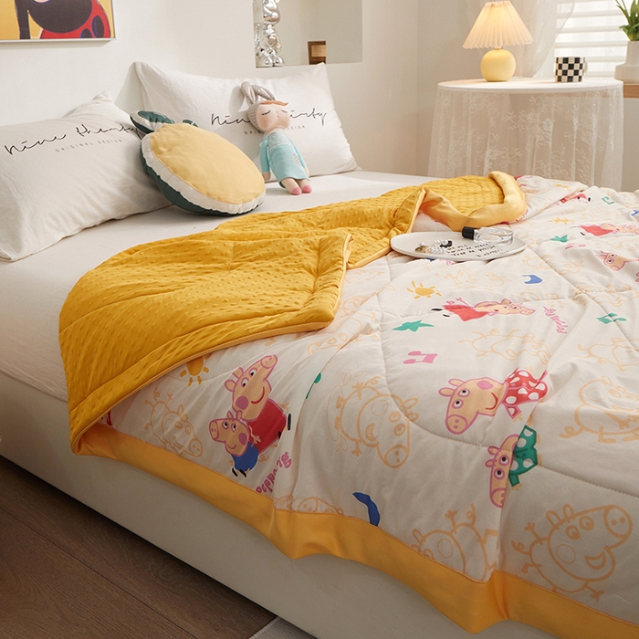 91家纺网 家纺一手货源 找家纺 一米阳光 2023新款凉感丝豆豆款包边夏被 小猪佩奇