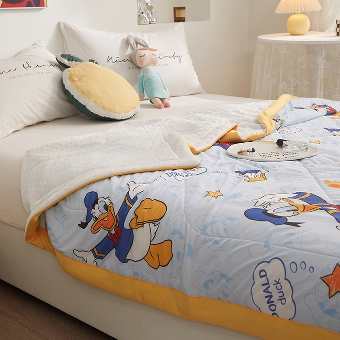 91家纺网 家纺一手货源 找家纺 一米阳光 2023新款凉感丝豆豆款包边夏被 俏皮米妮