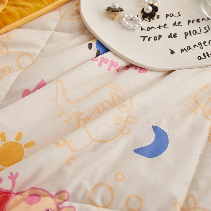 91家纺网 家纺一手货源 找家纺 一米阳光 2023新款凉感丝豆豆款包边夏被 小猪佩奇