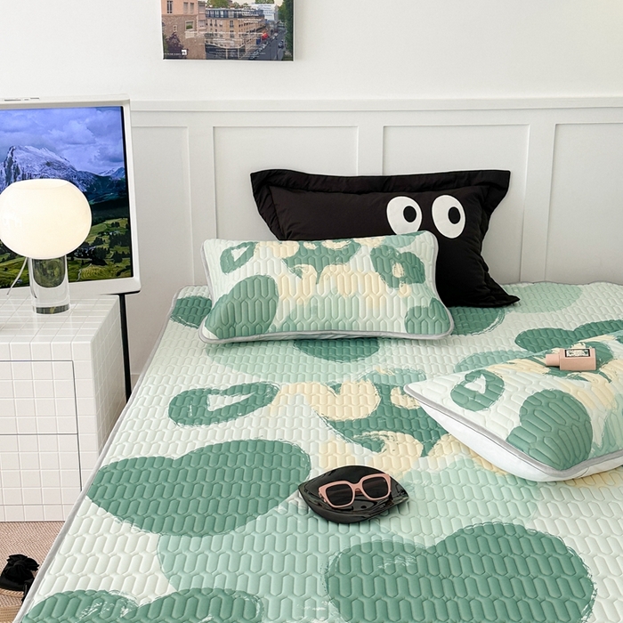 91家纺网 家纺一手货源 找家纺 昔可2023新款ins简约风乳胶凉席 绿色爱心