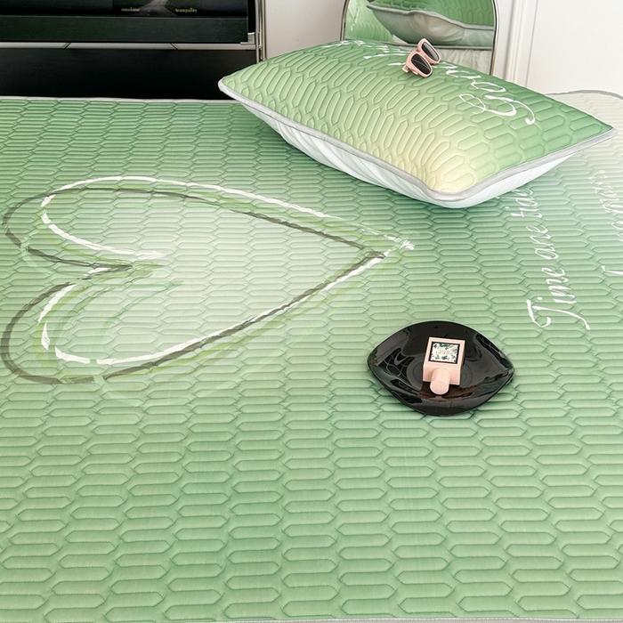 91家纺网 家纺一手货源 找家纺 昔可2023新款ins简约风乳胶凉席 晕染爱心